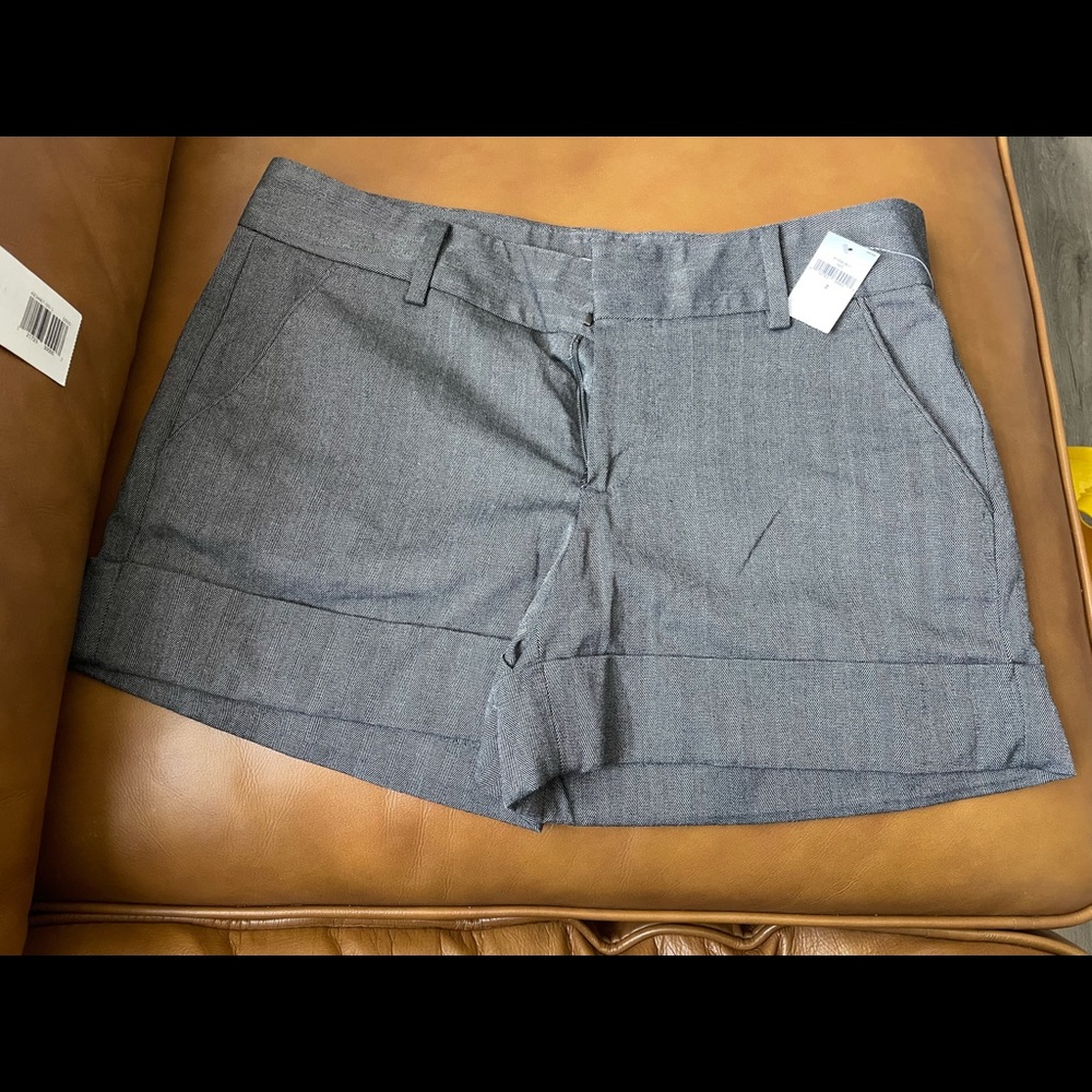 GAP shorts size 2 in a slack material